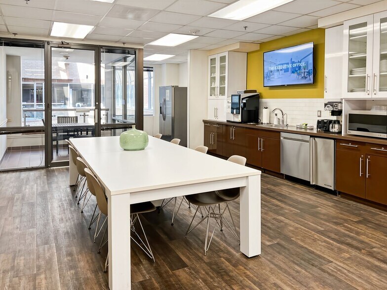 More Photos Of 100 West Rd, Towson Coworking Space