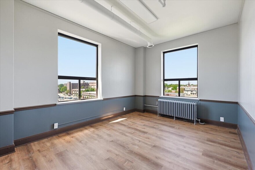 More Photos Of 500 Willow Ave, Council Bluffs Office For Lease