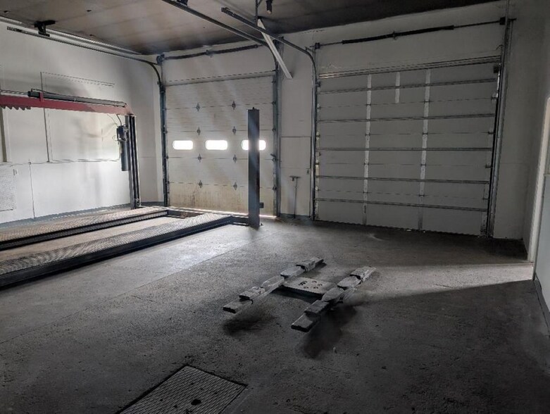 More Photos Of 807 Oilfield Ave, Shelby Industrial For Sale