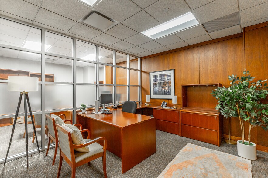 More Photos Of 811 Broad St, Chattanooga Medical For Lease