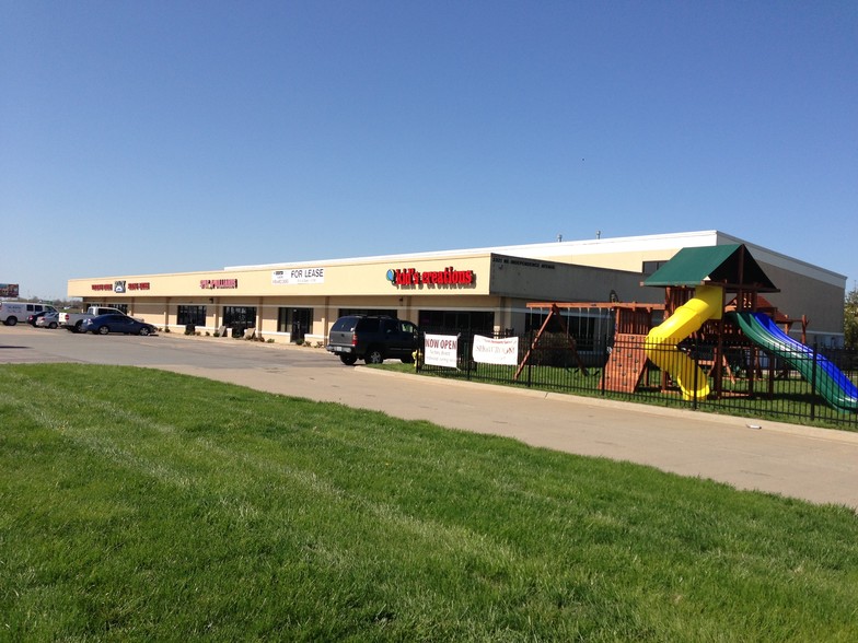 Primary Photo Of 2321 NE Independence Ave, Lees Summit Flex For Lease