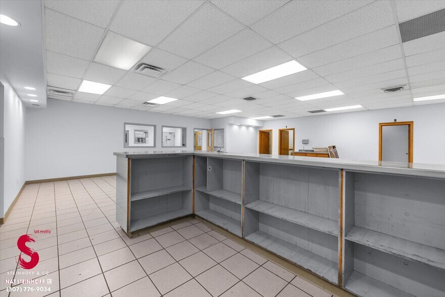 More Photos Of 4113 W Yellowstone Hwy, Casper Flex For Sale