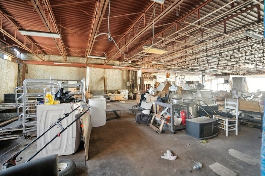 More Photos Of 6105-6117 Vine St, Cincinnati Storefront Retail Residential For Sale