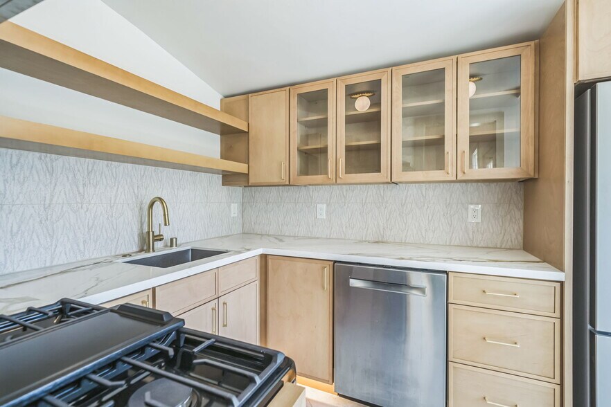 More Photos Of 937 Las Juntas St, Martinez Apartments For Sale