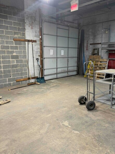More Photos Of 75 Research Dr, Stamford Manufacturing For Sale
