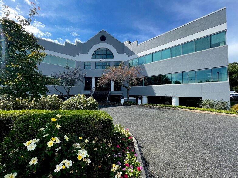 More Photos Of 930 Red Rose Ct, Lancaster Medical For Lease