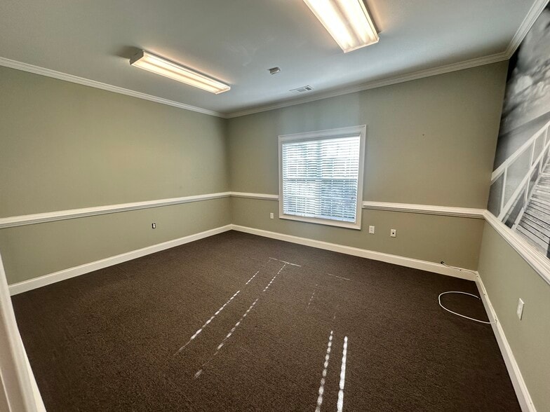 More Photos Of 110 Samaritan Dr, Cumming Medical For Lease