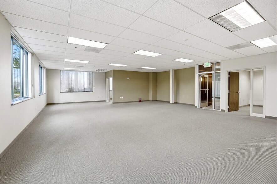 More Photos Of 680 Hawthorne Ave SE, Salem Office For Sale