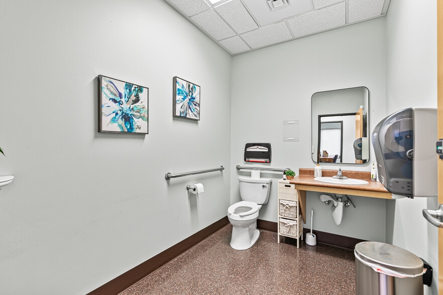 More Photos Of 3144 State St, Medford Healthcare For Lease