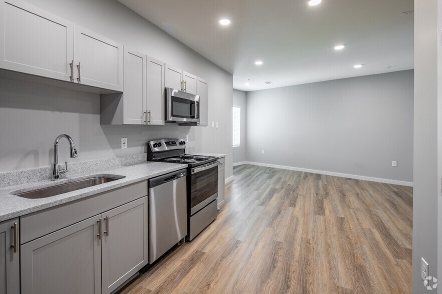 More Photos Of 4040 Travis Dr, Nashville Apartments For Sale