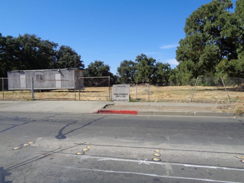 More Photos Of 1021 Beamer St, Woodland Land For Sale