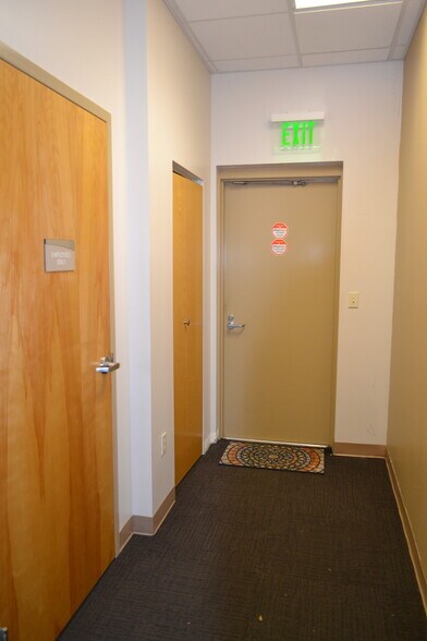 More Photos Of 17966 N Tamiami Trl, North Fort Myers Storefront Retail Office For Lease