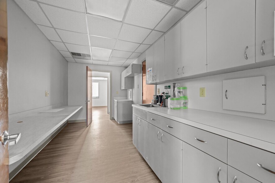 More Photos Of 2503 N Queen St, Kinston Medical For Sale