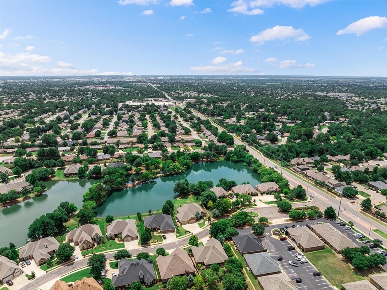 More Photos Of 2224 Bridgeview Blvd, Edmond Office For Sale