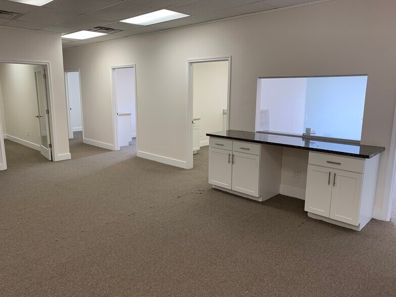 More Photos Of 17920 Huffmeister Rd, Cypress Office For Lease