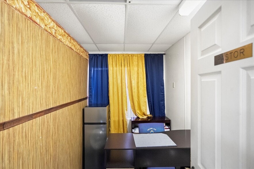 More Photos Of 1434 Oakhurst Ave, Jacksonville Religious Facility For Sale