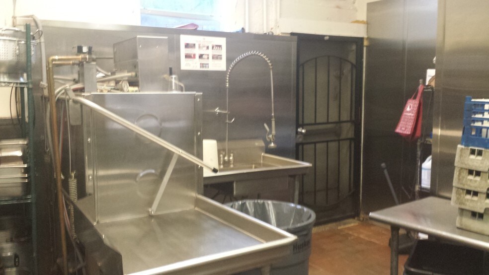 More Photos Of 717-719 Lake Ave, Lake Worth Restaurant For Lease