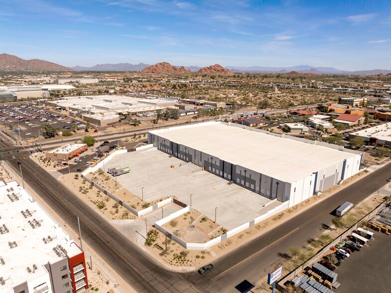 More Photos Of 4833 E Washington St, Phoenix Warehouse For Lease