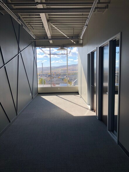 More Photos Of 2901 W Bluegrass Blvd, Lehi Office For Lease