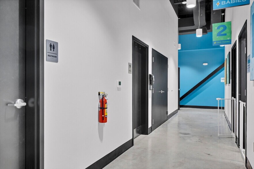 More Photos Of 155 Porters Neck Rd, Wilmington General Retail For Lease