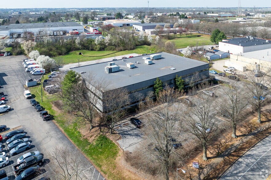 More Photos Of 2008 Mercer Rd, Lexington Office For Lease