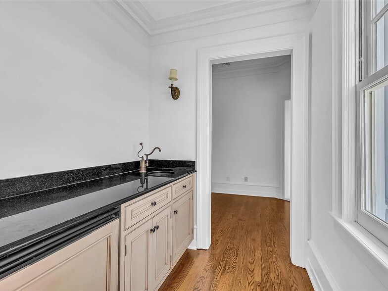 More Photos Of 158 E Shore Rd, Halesite Specialty For Sale