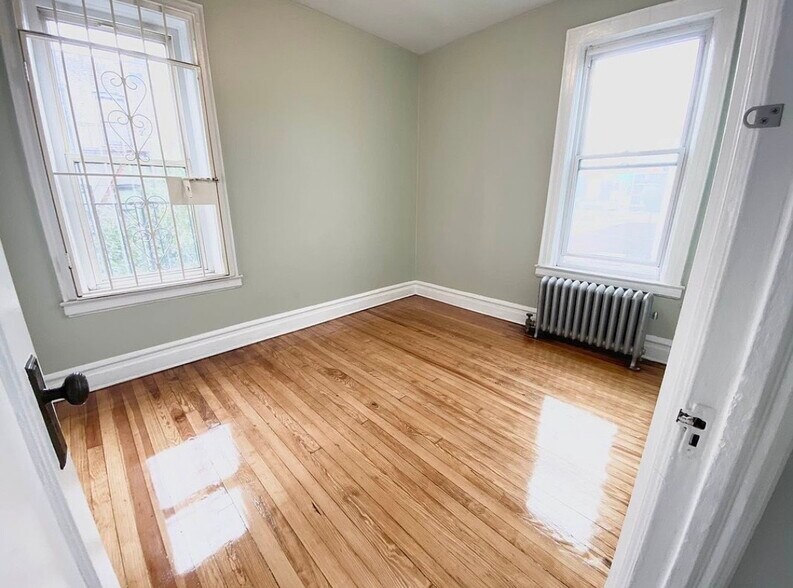 More Photos Of 36-31 30th St, Astoria Apartments For Sale