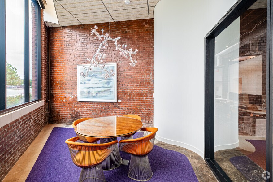 More Photos Of 840 Hermitage Rd, Richmond Loft Creative Space For Lease