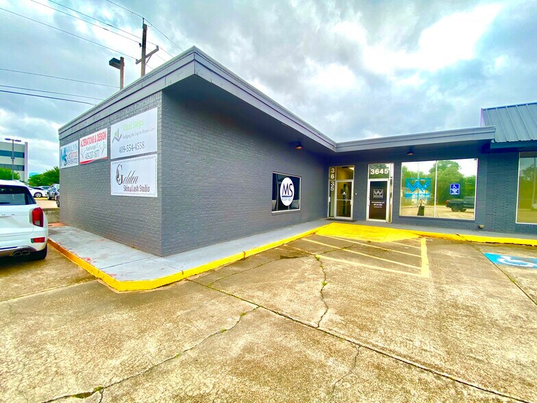More Photos Of 3625-3695 Calder Ave, Beaumont Unknown For Lease