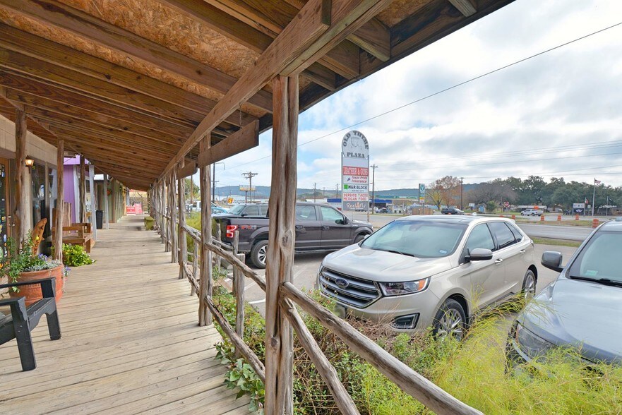 More Photos Of 1642 FM 2673, Canyon Lake Storefront Retail Office For Lease