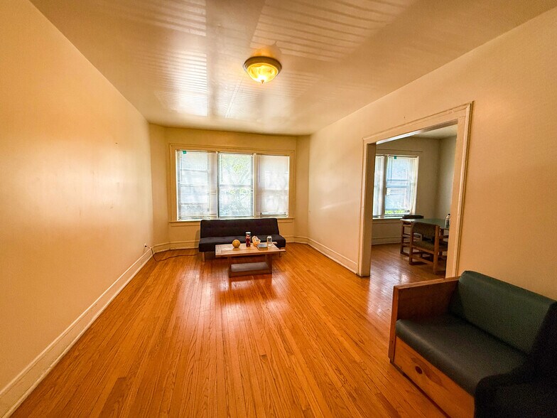 More Photos Of 7349 N Damen Ave, Chicago Apartments For Sale