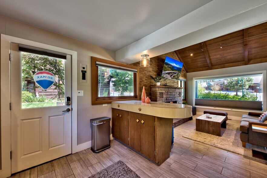 More Photos Of 201 State Line Rd, Kings Beach Office For Lease