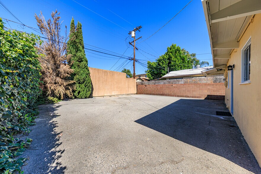 More Photos Of 5629 Cleon Ave, North Hollywood Multifamily For Sale
