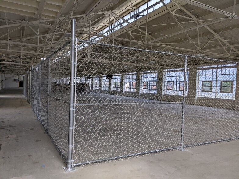 More Photos Of 206 Bruce St, Greensboro Warehouse For Lease
