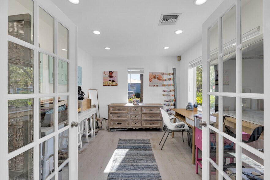 More Photos Of 301 SE 20th St, Fort Lauderdale Office For Sale