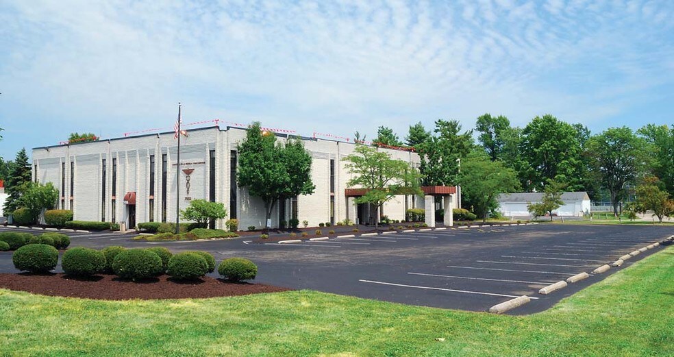 Primary Photo Of 7655 Five Mile Rd, Cincinnati Medical For Lease