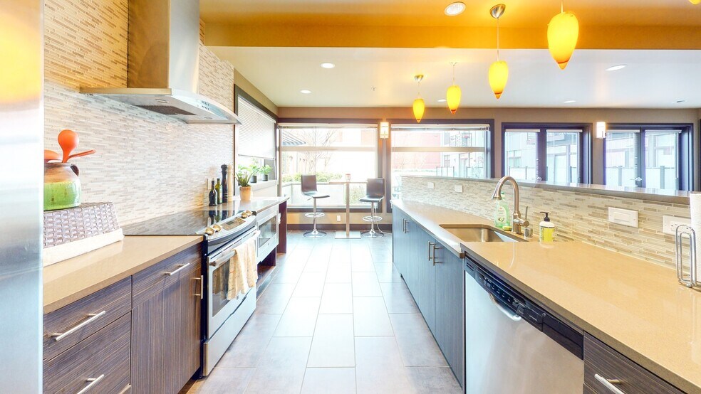 More Photos Of 954 E Union St, Seattle Apartments For Lease