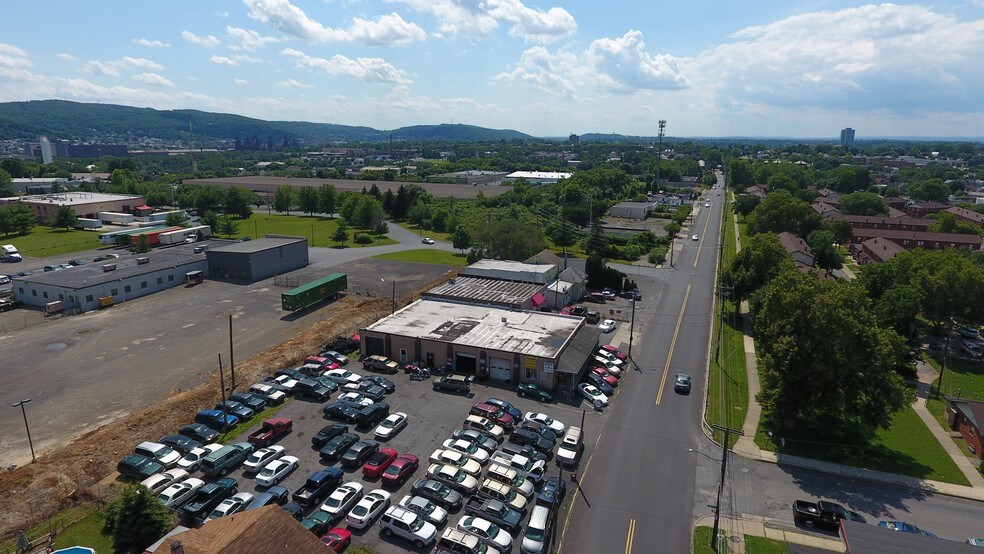 More Photos Of 1130 Pembroke Rd, Bethlehem Storefront Retail Residential For Lease
