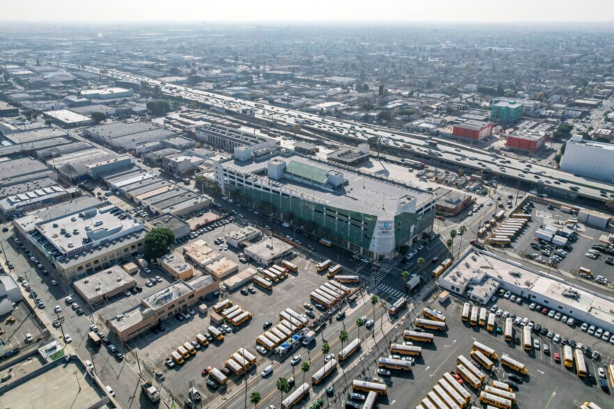 More Photos Of 1458 S San Pedro St, Los Angeles Freestanding For Sale