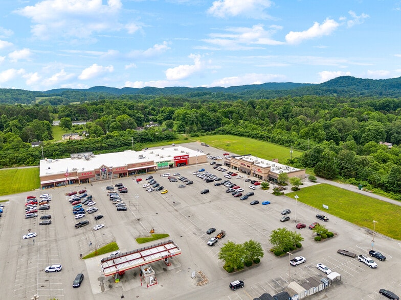 More Photos Of Chapman Hwy @ JOhn Sevier Highway, Knoxville Unknown For Lease