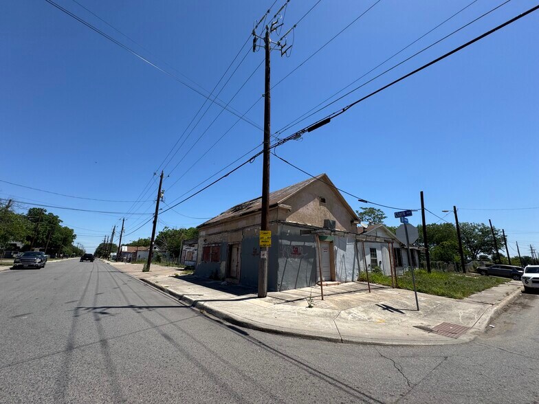 Primary Photo Of 910-920 Clark Ave, San Antonio Specialty For Sale