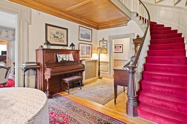 More Photos Of 3904 Vt Route 7A, Arlington Hospitality For Sale