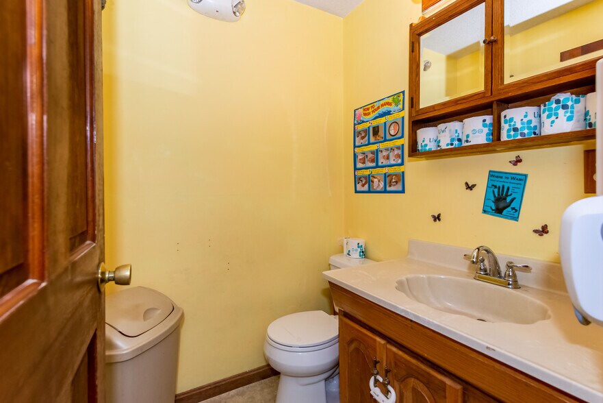 More Photos Of 105 Durham Rd, Dover Daycare Center For Sale