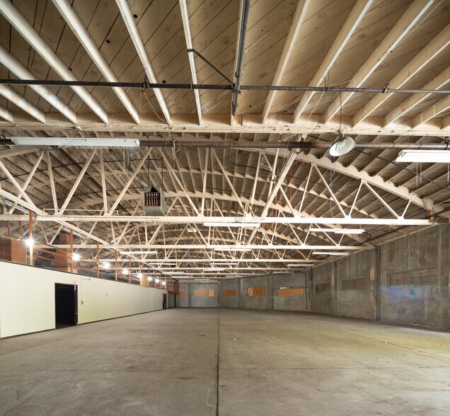 More Photos Of 2675 Folsom St, San Francisco Warehouse For Sale