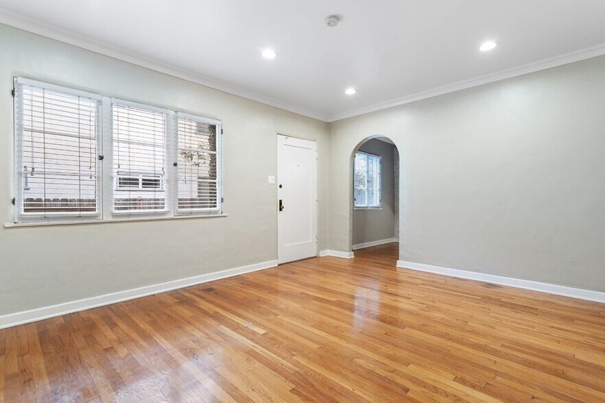 More Photos Of 1511 12th St, Santa Monica Multifamily For Sale