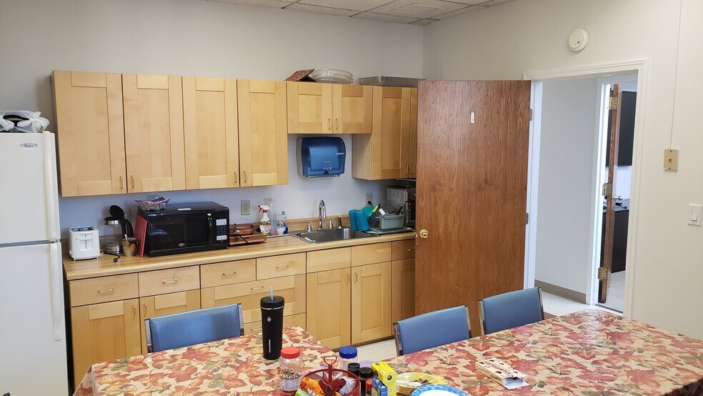 More Photos Of 3580 Harlem Rd, Cheektowaga Medical For Lease