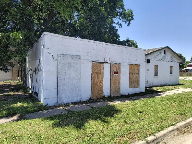 More Photos Of 1518 E 1st St N, Wichita Apartments For Sale