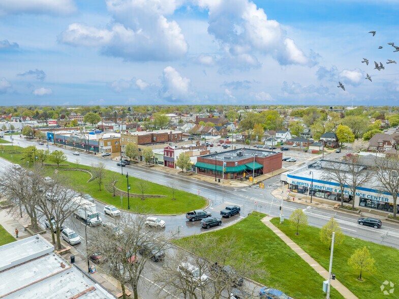 More Photos Of 1660 Fort St, Lincoln Park Bar For Sale