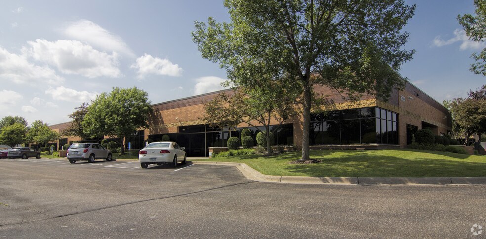 More Photos Of 5005 Cheshire Pky N, Plymouth Flex For Sale