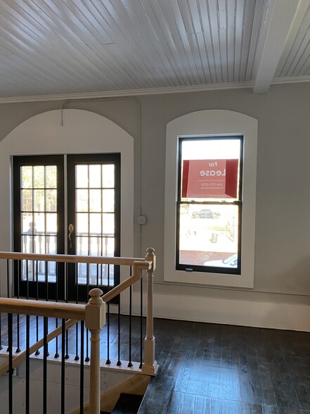 More Photos Of 1 W Main St, Buford Storefront Retail Office For Lease